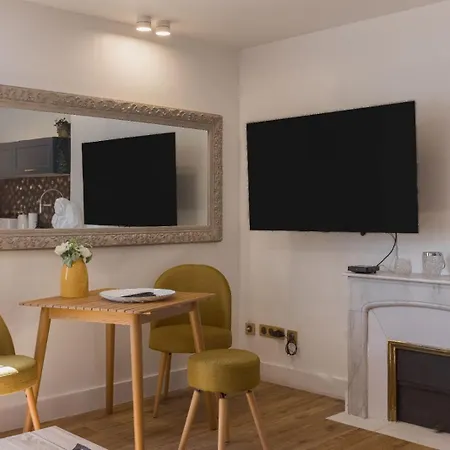 L'olivier - 1 Chambre, Clim, Palais & Plage, Fraichement Renove 戛纳